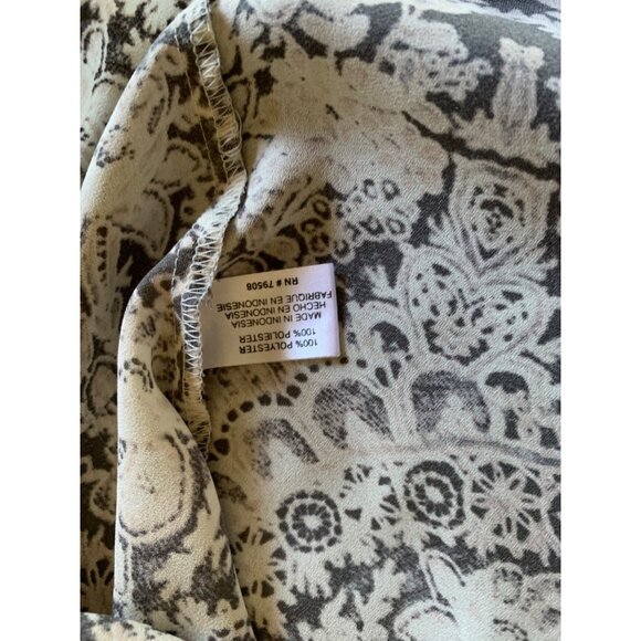 Violet + Claire Womens Size XLarge Top with Black & White Abstract Pattern - Picture 3 of 11